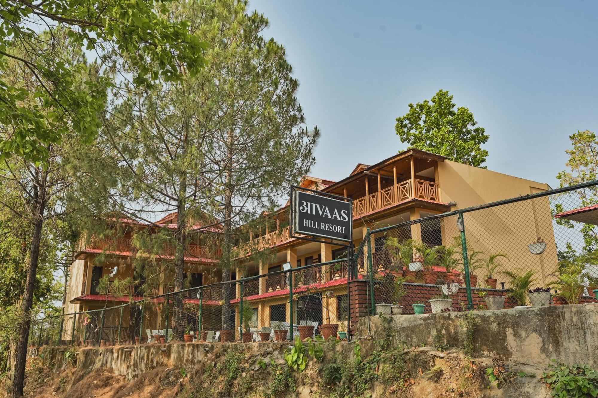 Aavaas Hill Resort Лансдаун Екстер'єр фото