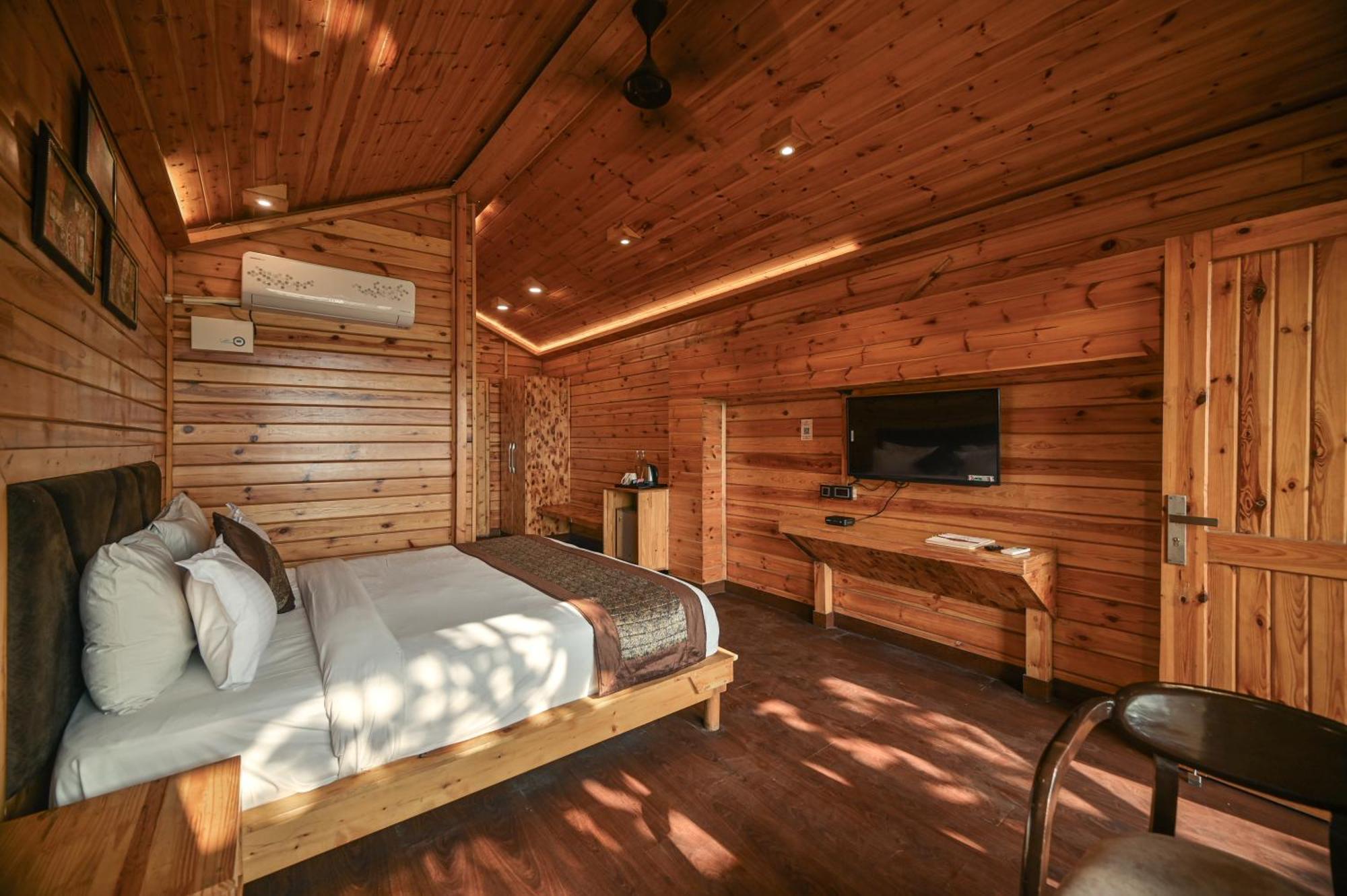 Aavaas Hill Resort Лансдаун Екстер'єр фото